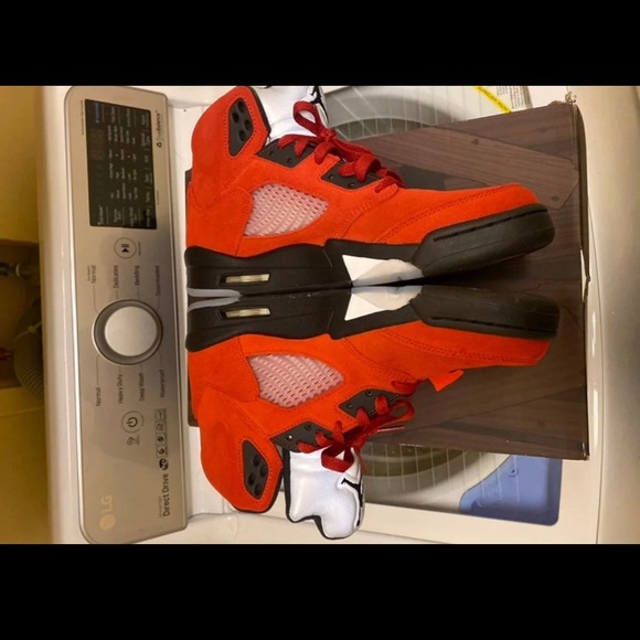 Jordan 5 Raging Bull - Picture 6 of 10